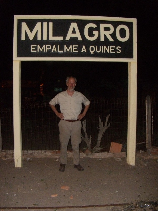 Matias en Estación Milagro - Matías at Milagro Station