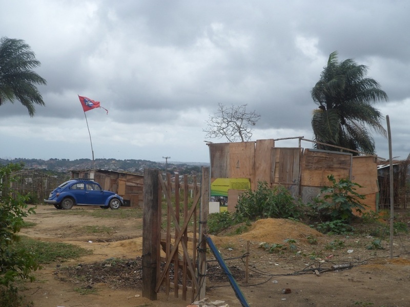 Barracos nos arredores do lixão e da confluência - tents in the sorrounding of garbage area and confluence