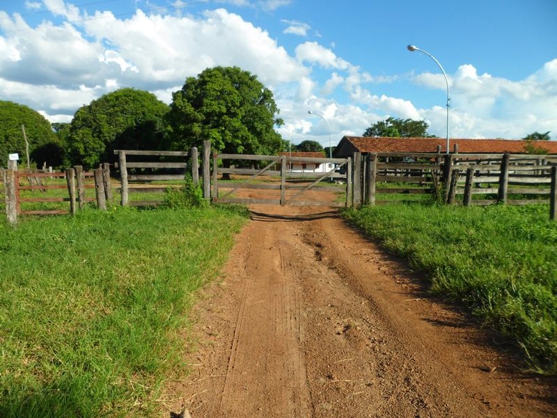 Sede da fazenda onde se localiza a confluência - farm house where the confluence lies 