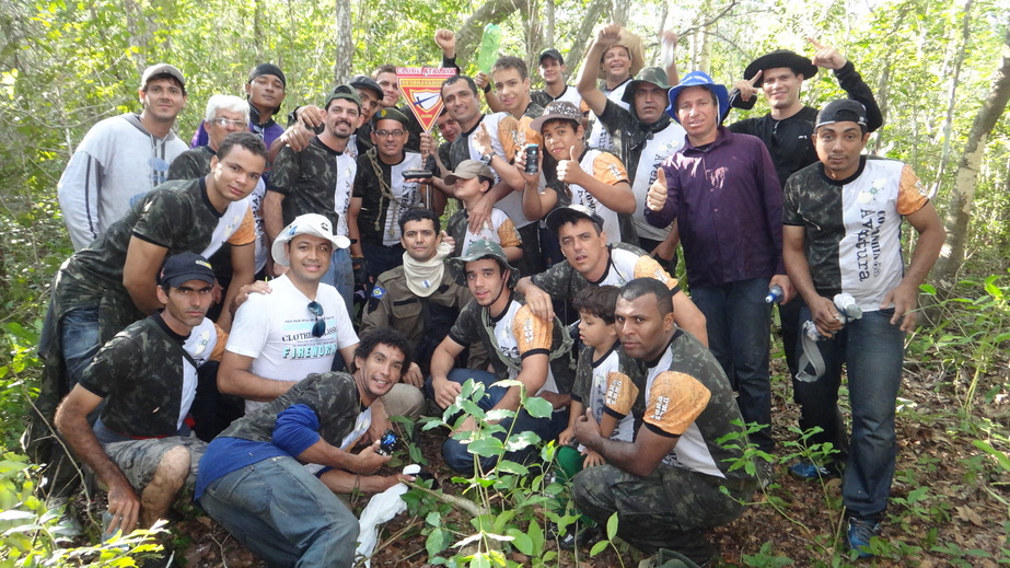 Foto do Grupo na Confluência. Hunter team at CP