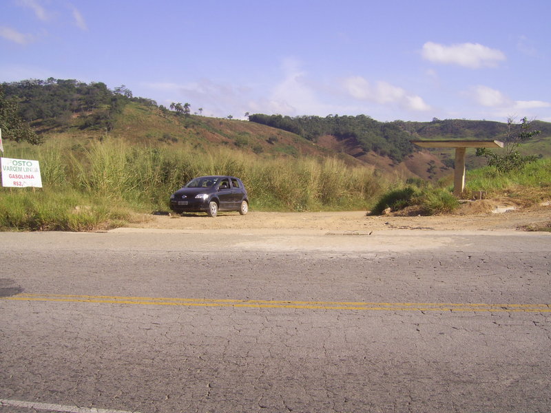 BR-262 e estrada de acesso à confluência - BR-262 highway and access road to confluence
