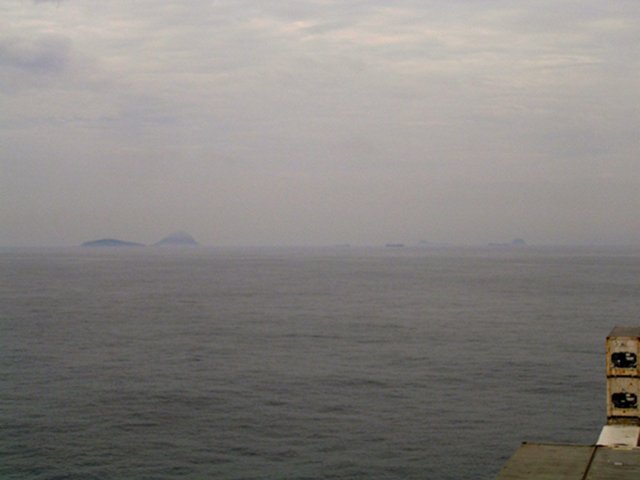 View towards WSW onto Ilha Redonda and Ilha Rasa