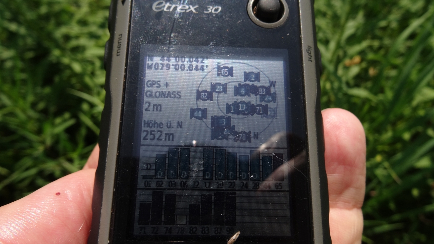 #04 GPS reading at a distance of 97 m to the CP 44N-79W