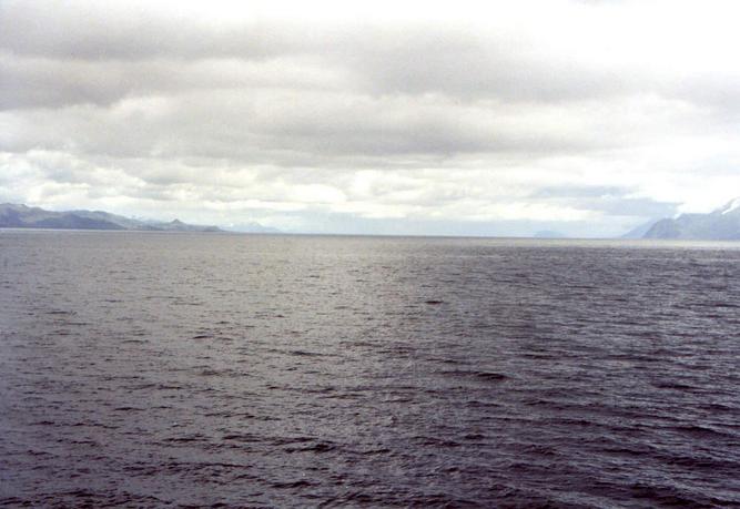 Northeast: Paso Froward. Left: Island of Capitan Aracena, right: Peninsula Brunswick