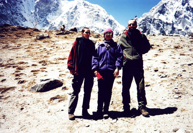 Dagmara (left), Grzegorz (right) with Anna Czerwinska between us - this lady 6 weeks latter reached the top of Everest