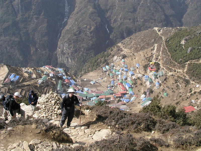 A steep climb above Namche Bazaar.