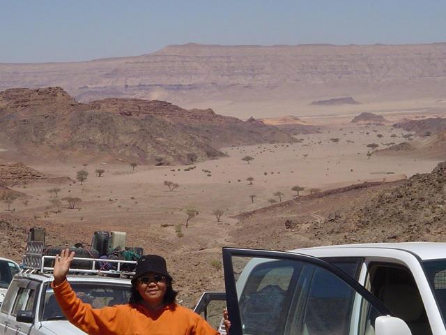 Liza with Wādiy al-Šaykh and the magnificent Jabal al-Tīh behind