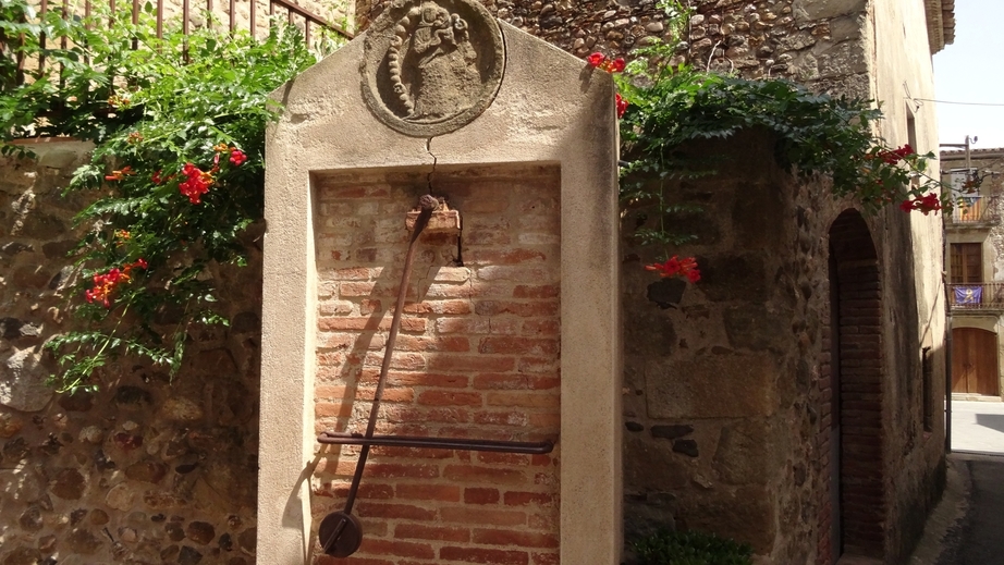 Pendulum pump and independence symbol for Catalonia
