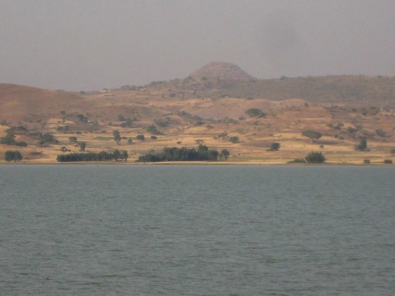 General view of the confluence area, the point 4.2 km away