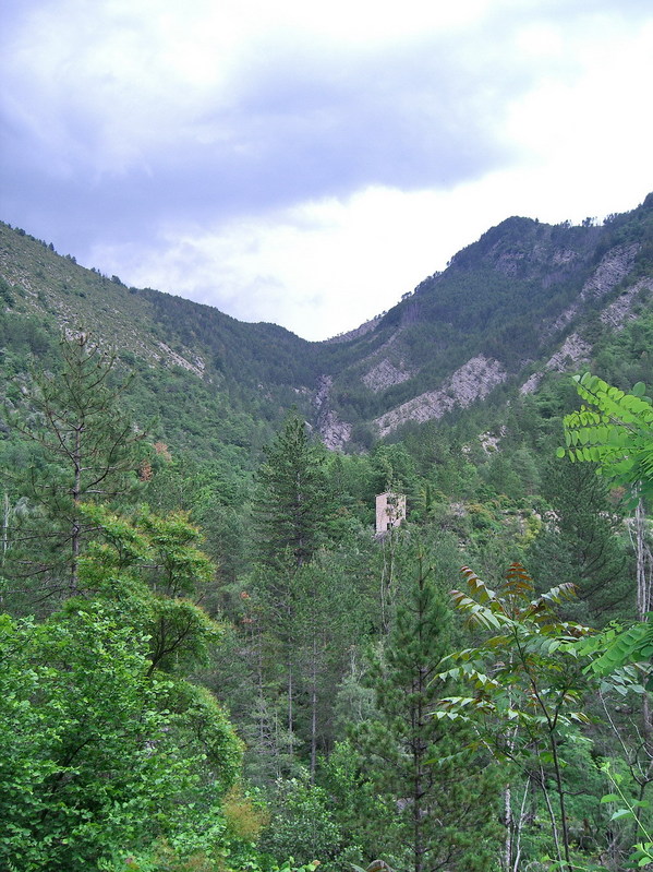 View up the valley, to the point / Blick hinauf ins Tal, zum Punkt