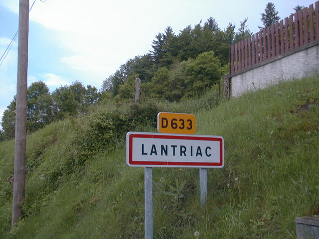 The village entrance of Lantriac
