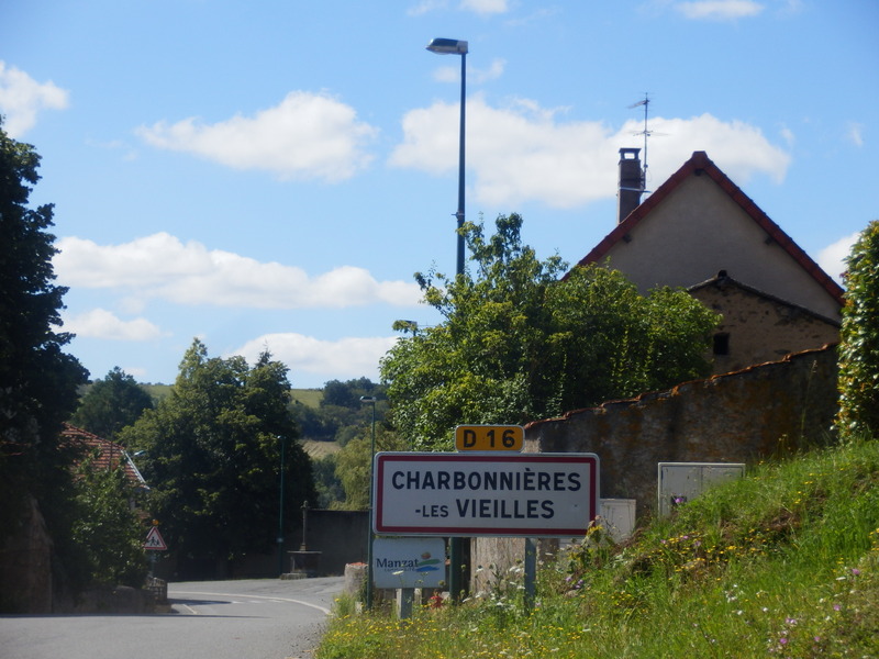 The nearby Village Charbonnière les vieilles