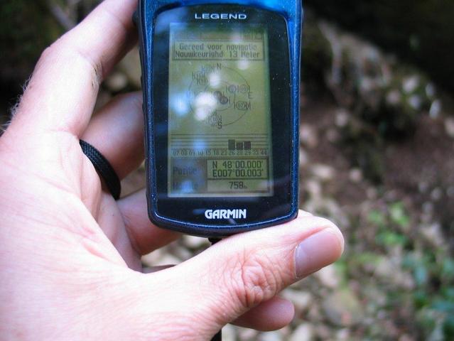 closest pic of the gps
