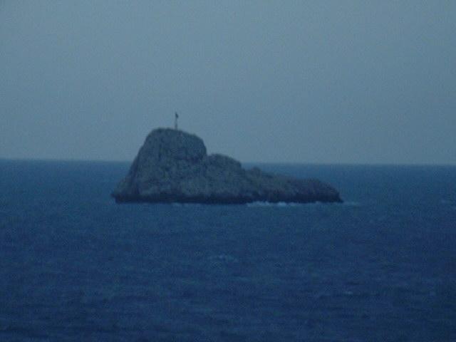 Paksimada, a small rock in the vicinity of the confluence