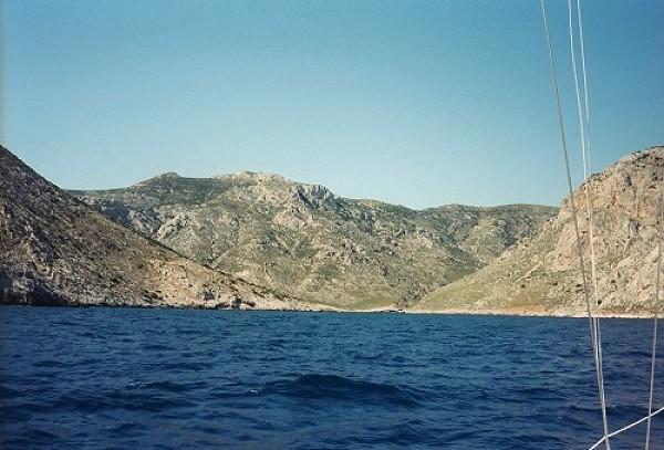 Anchor bay Ormos Pezonia (from sea)