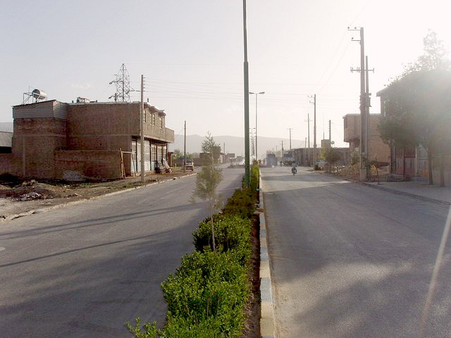General view of the Confluence on Seyyedān's main road
