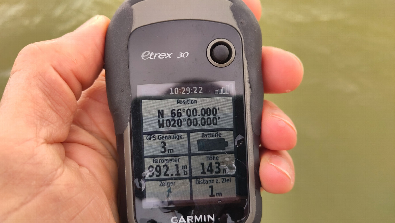 GPS-reading at 66N-20W