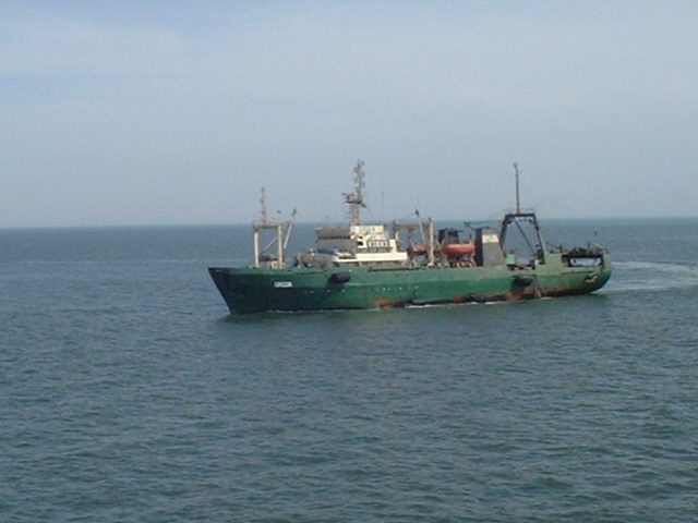 The Russian trawler "GREEN", approaching our ship at the Confluence