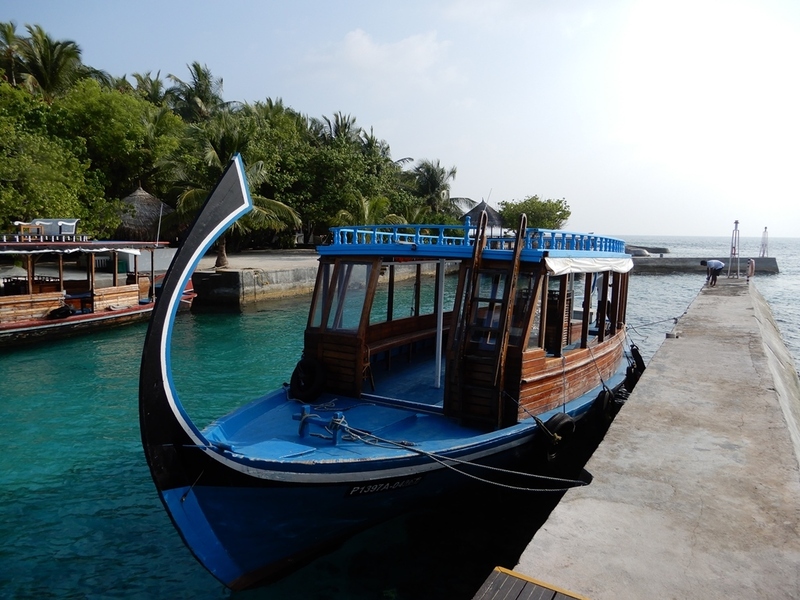 Transport: A traditional Dhoni ship
