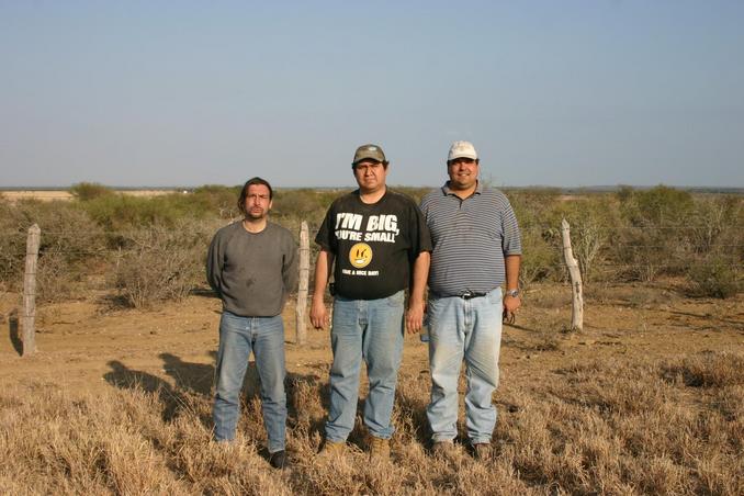 Ernesto  (Izquierda), Roberto (enmedio) y Mané (Derecha)