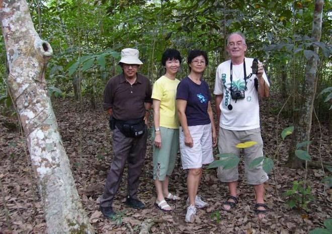 The proud team. From left to right George, Alice, Peggy and 'Kwai Loh' Jan