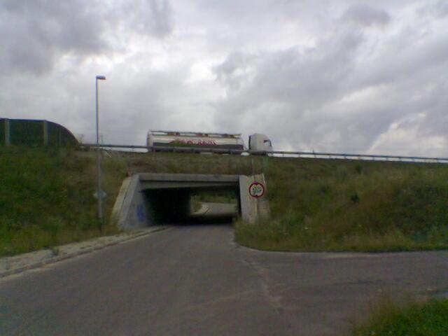 Tunnel under the highway, linking Blacharska and Bednarska streets