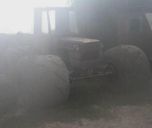 Tractor with marsh tyres