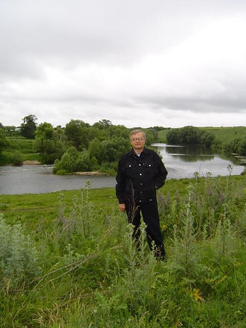 Mikhail Frolov at the bank of Krasivaya Mecha river