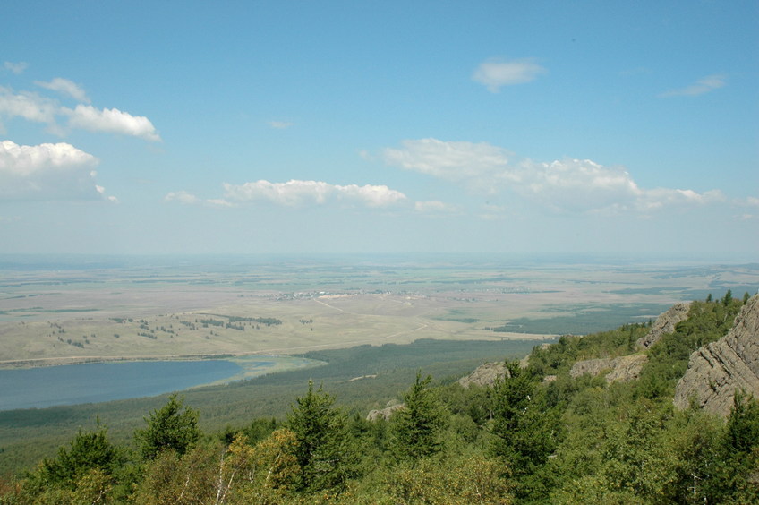 Irandyk ridge peak, elevation 990m, view towards the confluence (in 27 km)/Вершина хребта Ирандык, высота 990м, вид на конфлюентную точку в 27 км