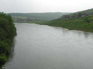 #1: Река Тюй. Точка находится в 11 км ниже по течению. -- Tyuj River. The confluence is in 11 km downstream from here.