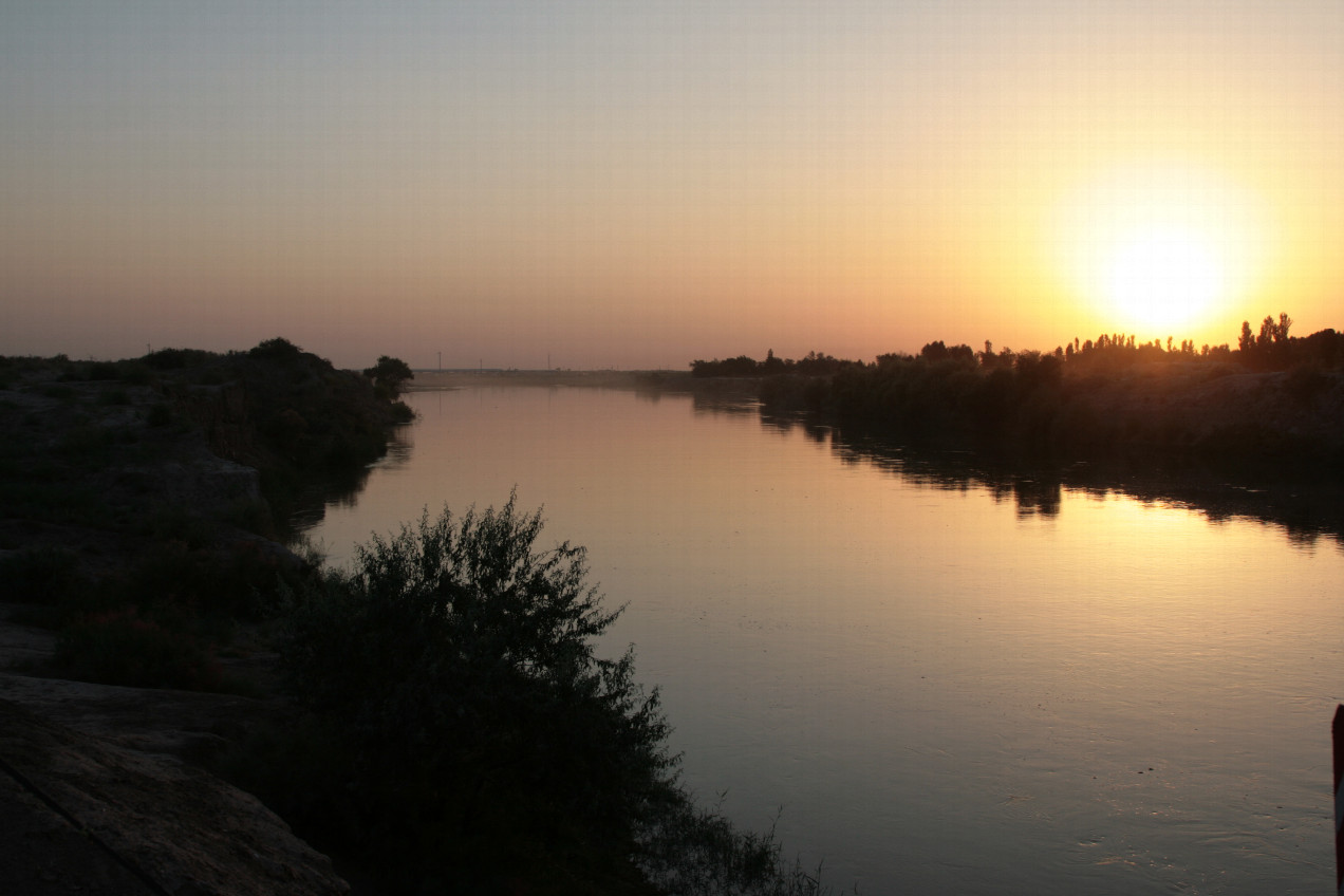 Sundown over Ozernyy kollektor Druzhba (Lake Canal Friendship)
