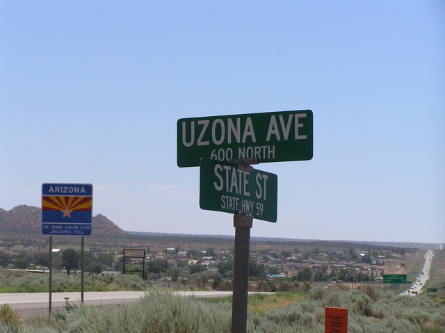 Uzona Avenue and Arizona welcome sign 40 meters east of the confluence.