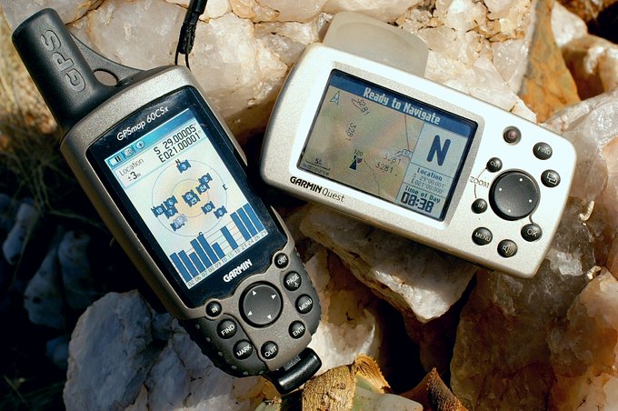 GPS readings on Garmin GPS map 60 SX and Garmin Quest