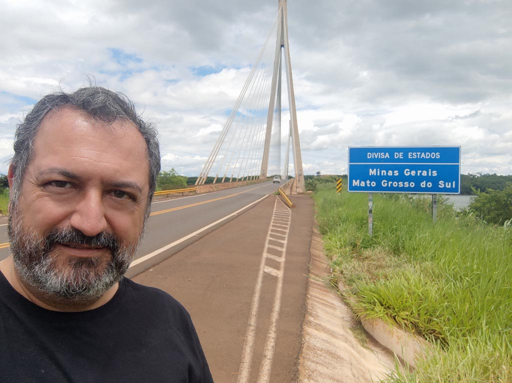 Ponte sobre o rio Paranaíba - bridge over Paranaíba River - puente sobre el río Paranaíba