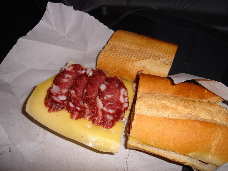 Sandwich de queso y salame de Colonia Caroya - Sandwich of cheese and Colonia Caroya´s salami