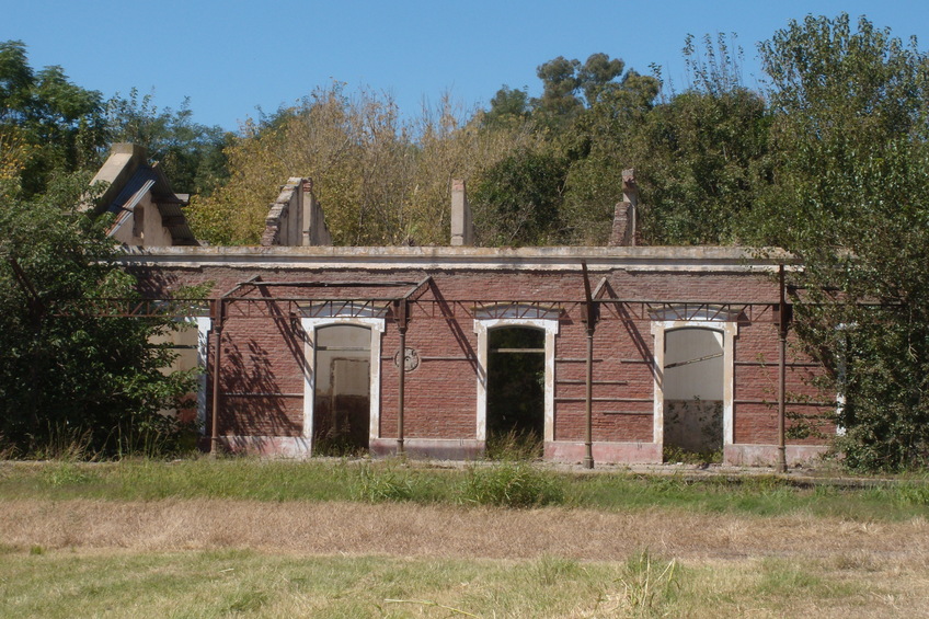 Estación El Jardin (abandonada) - "El jardin" railroad station, abandoned