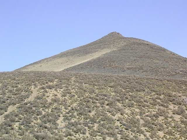 Vista general; la confluencia está cerca de la cima - General overview: DC is near of the top of the mountain
