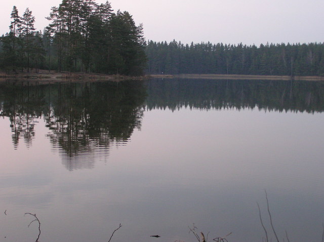 The small lake, just West of the confluence point