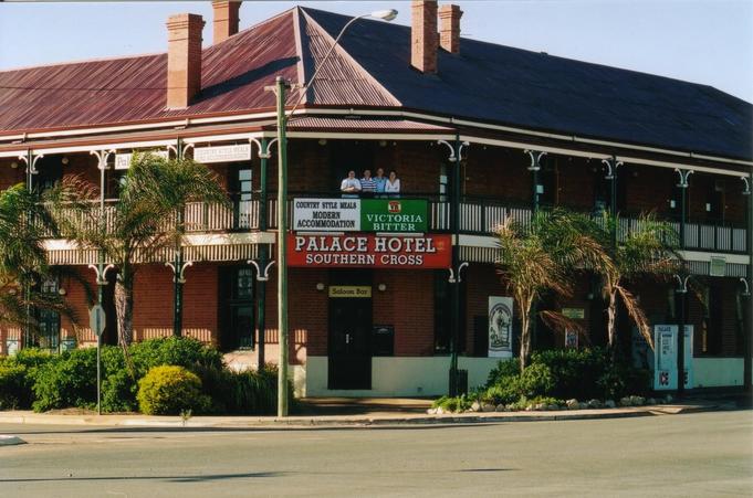 Palace Hotel, Southern Cross (Jenni, Susan, Kate & Sarah)