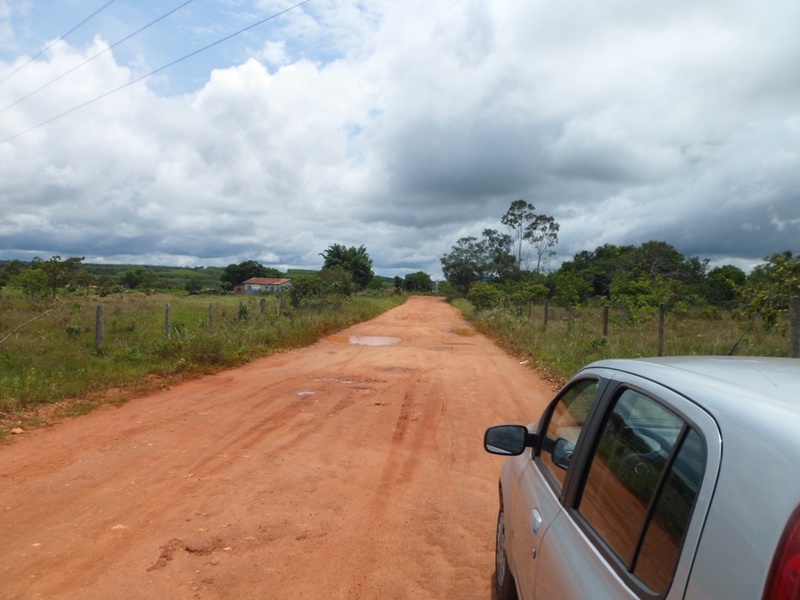 Estrada de terra que dá acesso à confluência - dirt road that headed to the confluence