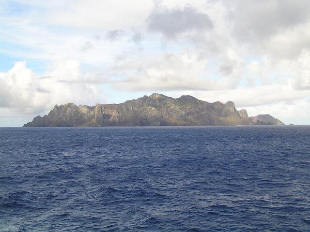 A closer look to Trindade from West