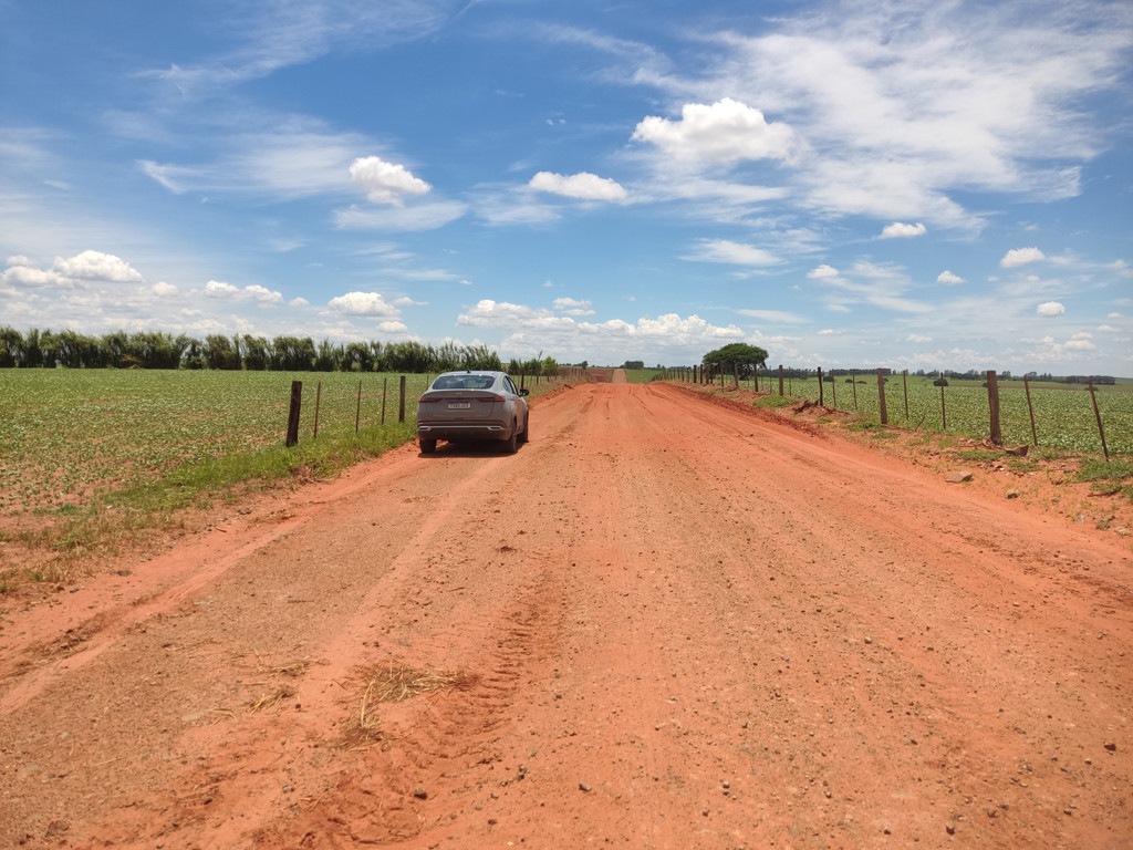 Parei o carro a 1.650 metros da conflu&ecirc;ncia - I stopped the car 1,650 meters to the confluence