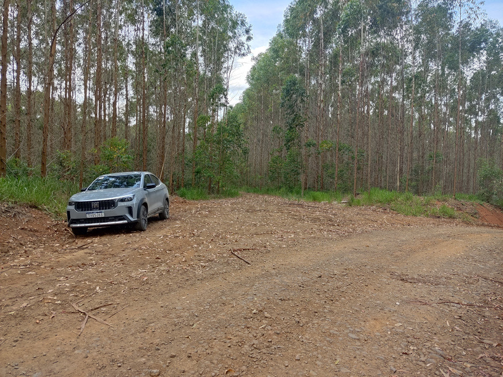 Parei o carro a 200 metros da conflu&ecirc;ncia - I stopped the car 200 meters to the confluence