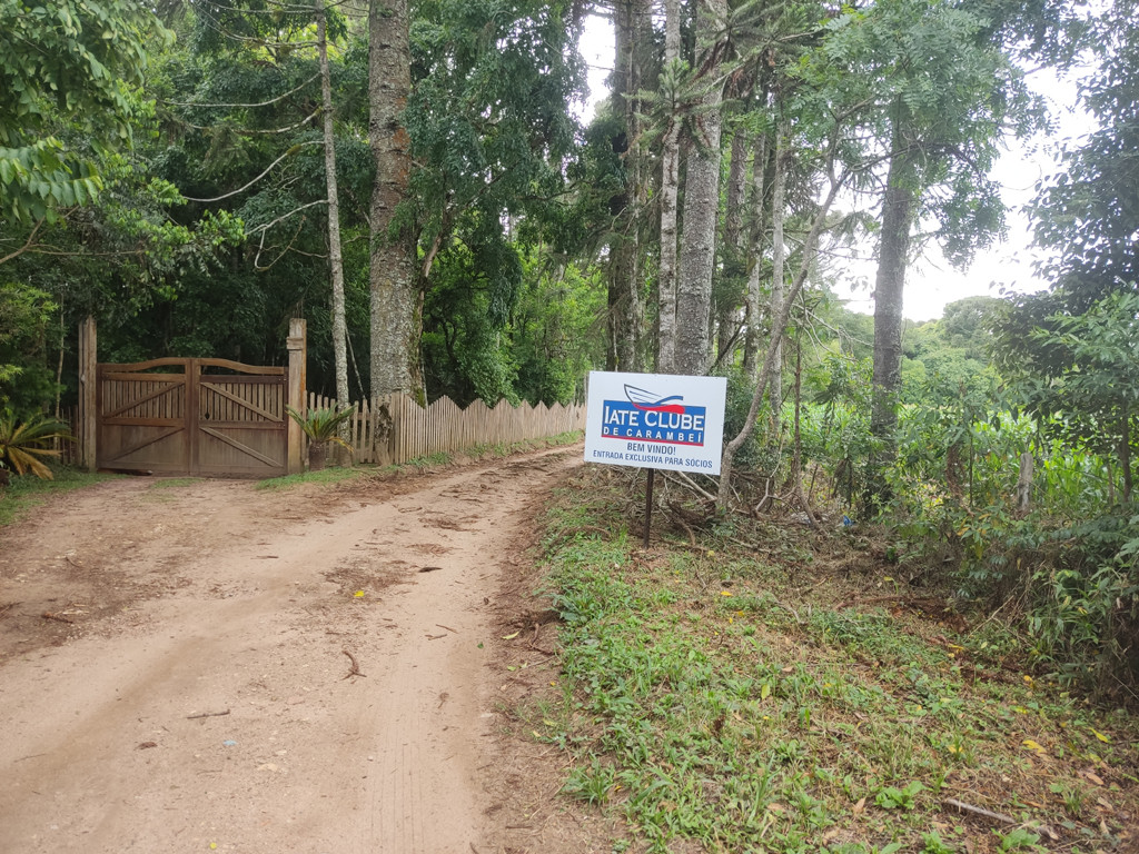 A conflu&ecirc;ncia se localiza no Iate Clube de Carambe&iacute; - the confluence lies inside Carambe&iacute; Yacht Club