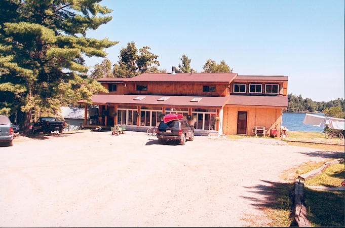 Parolin’s Cottages, access to Lake Memesagamesing.