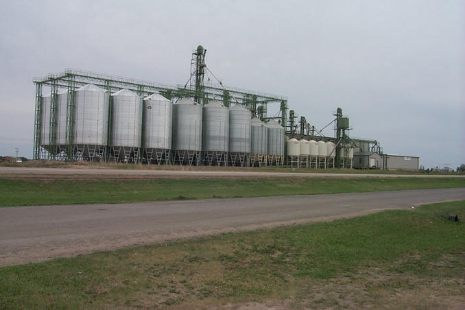 "Prairie Pulse" seed processing facility at Vanscoy.