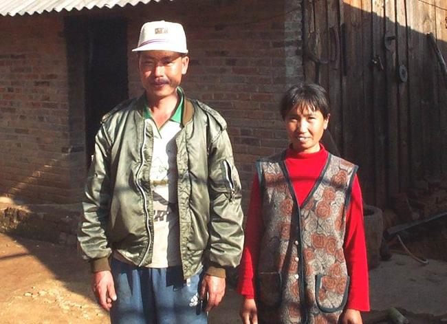 Friendly villagers in the nearby town of Xiao Tang.