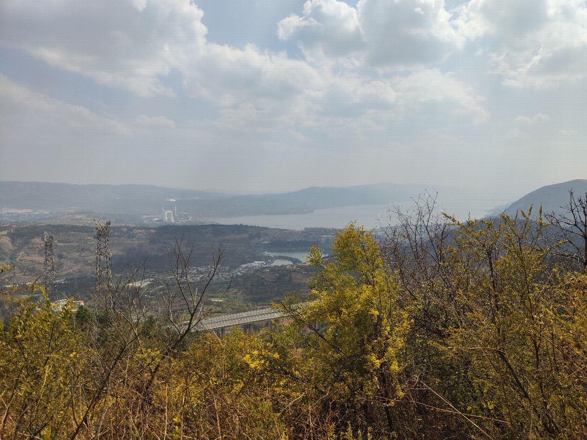 Yangzong lake view from the hillside