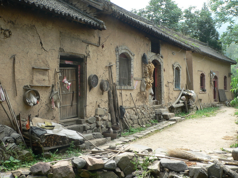 Mud houses on the way to the confluence