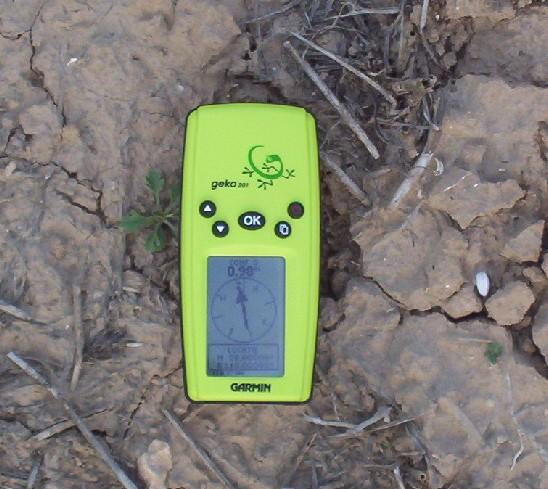 The GPS handset at the exact spot of the confluence